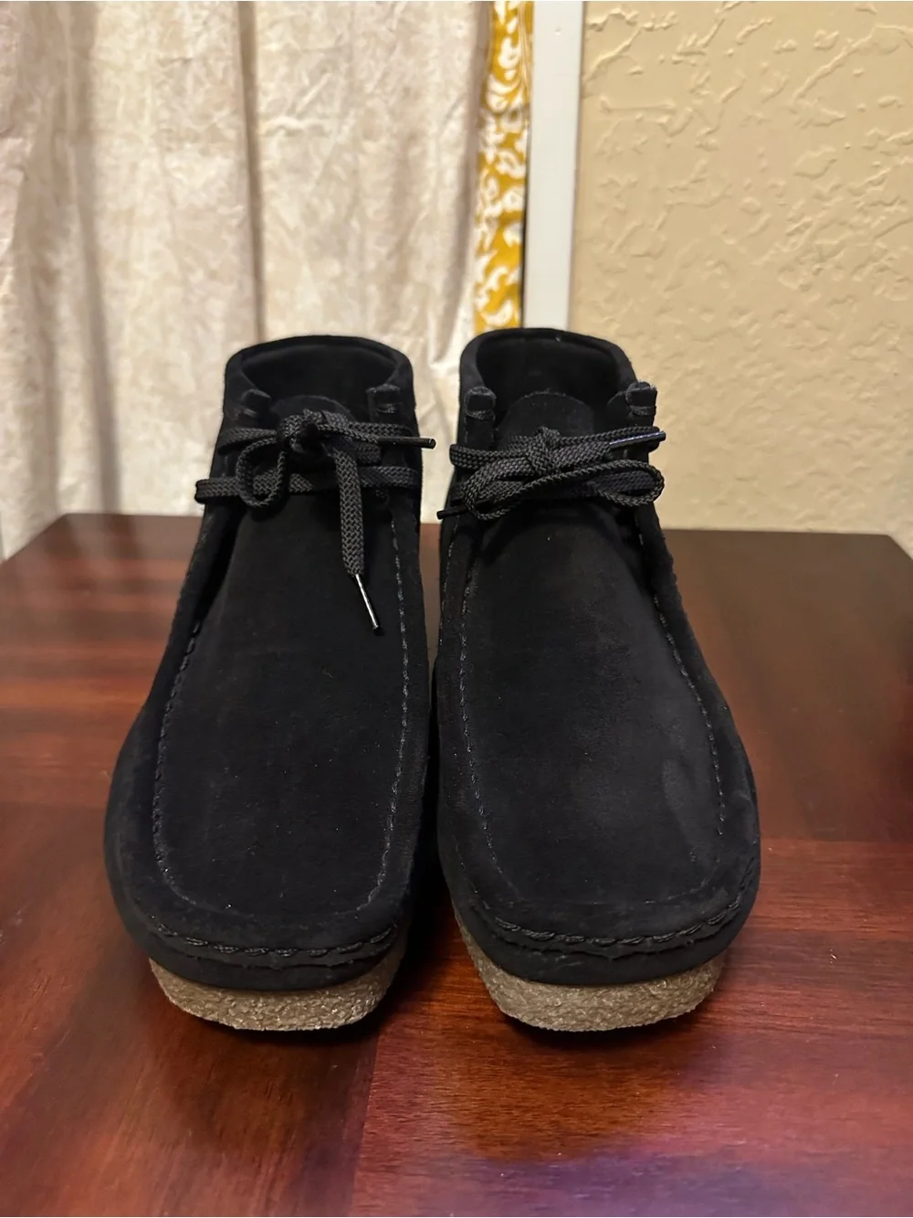 Clarks Shacre Chukka Boots Men's 10W Black Suede Gum Sole Square Toe Comfort